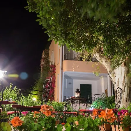 Capo Sud 3* لاكونا